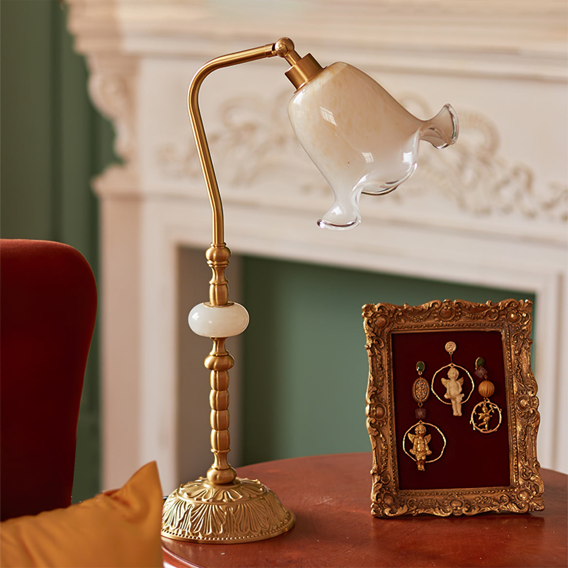 BrassAura – Vintage Floral Table Lamp