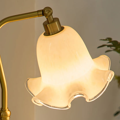 BrassAura – Vintage Floral Table Lamp