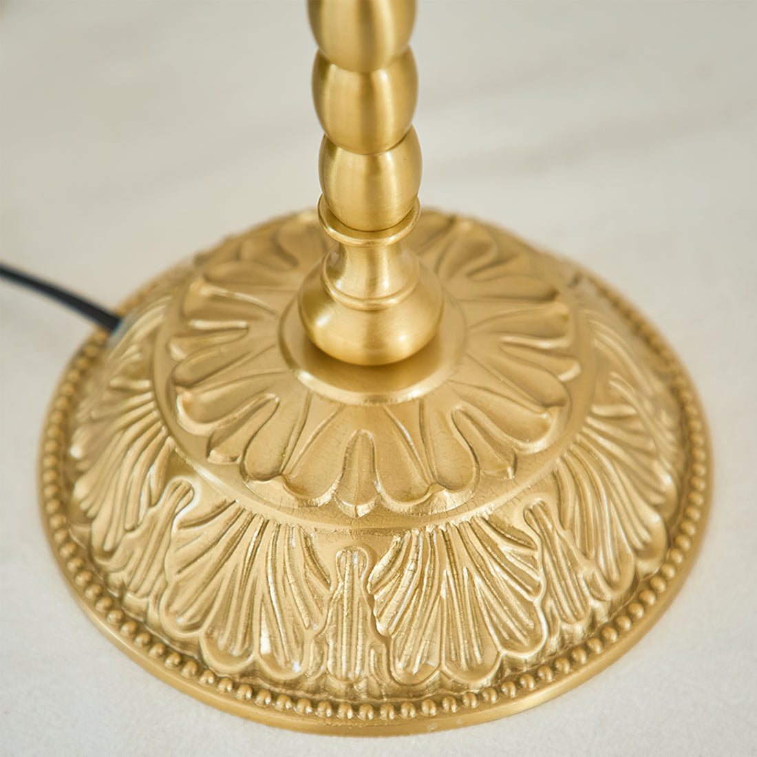 BrassAura – Vintage Floral Table Lamp