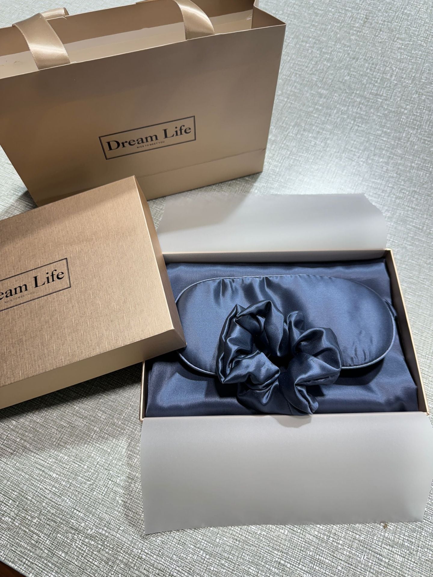 PureSilk - 4-Piece Skin-Friendly Silk Sleep Set (Hidden Zipper Pillowcase)