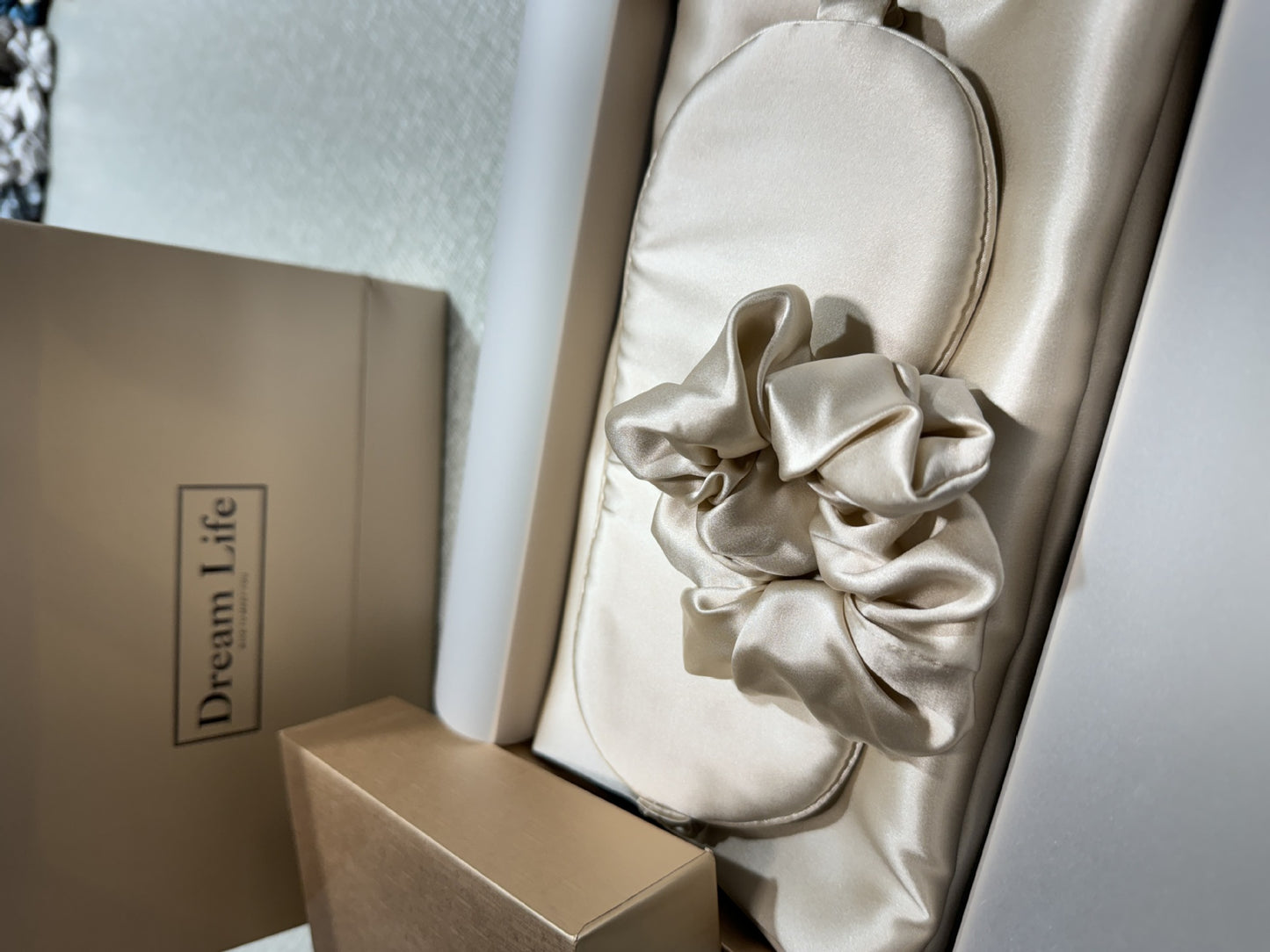 PureSilk - 4-Piece Skin-Friendly Silk Sleep Set (Hidden Zipper Pillowcase)