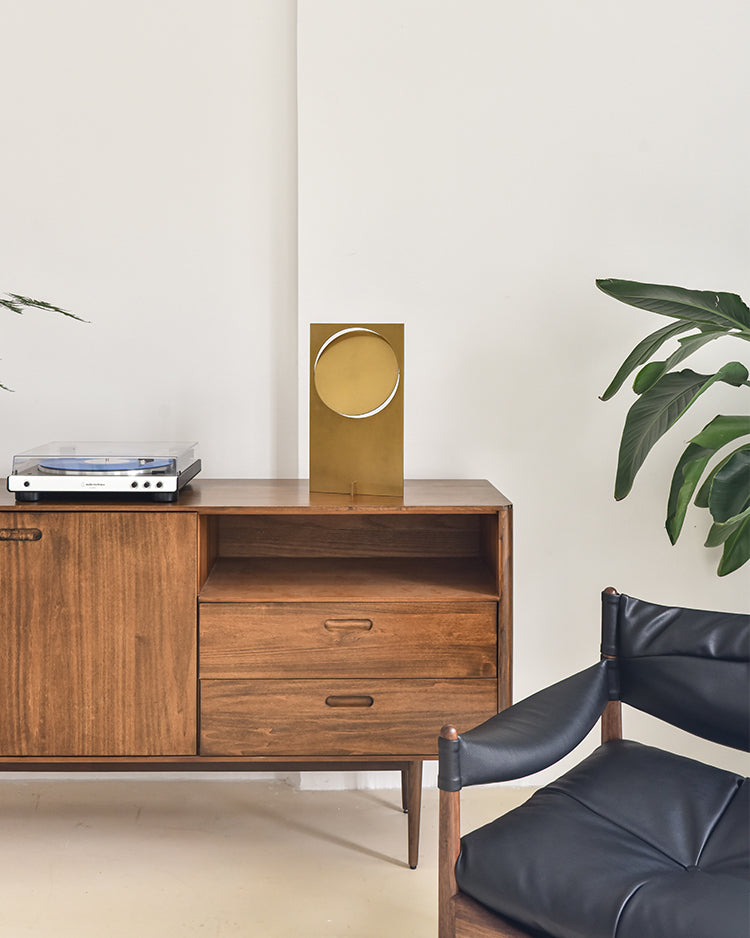 SleekShine - Minimalistische Tischlampe mit LED-Beleuchtung