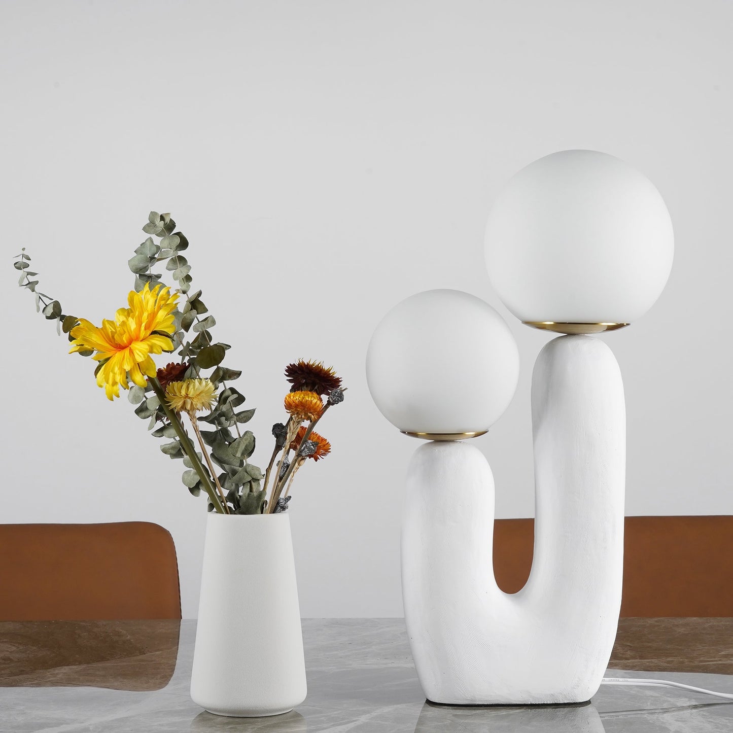 ClearLume – Sleek Glass and Resin Table Lamp