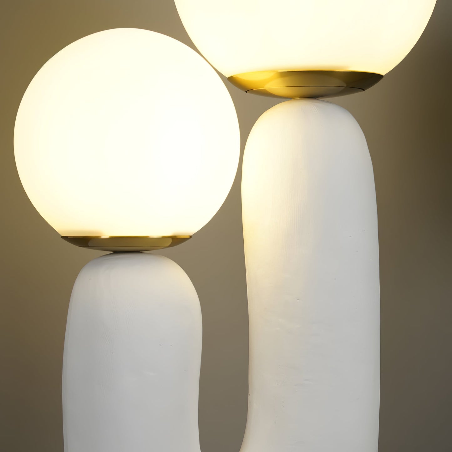 ClearLume – Sleek Glass and Resin Table Lamp