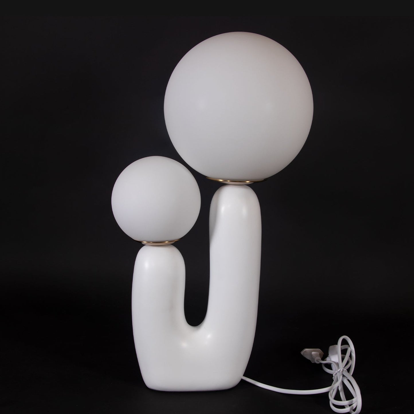 VelvetBeam - Lampe de table élégante