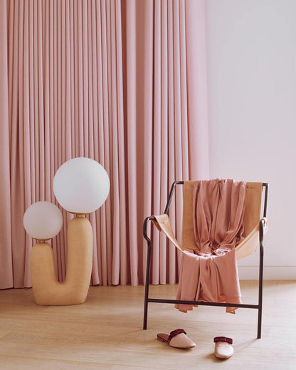 VelvetBeam - Lampe de table élégante