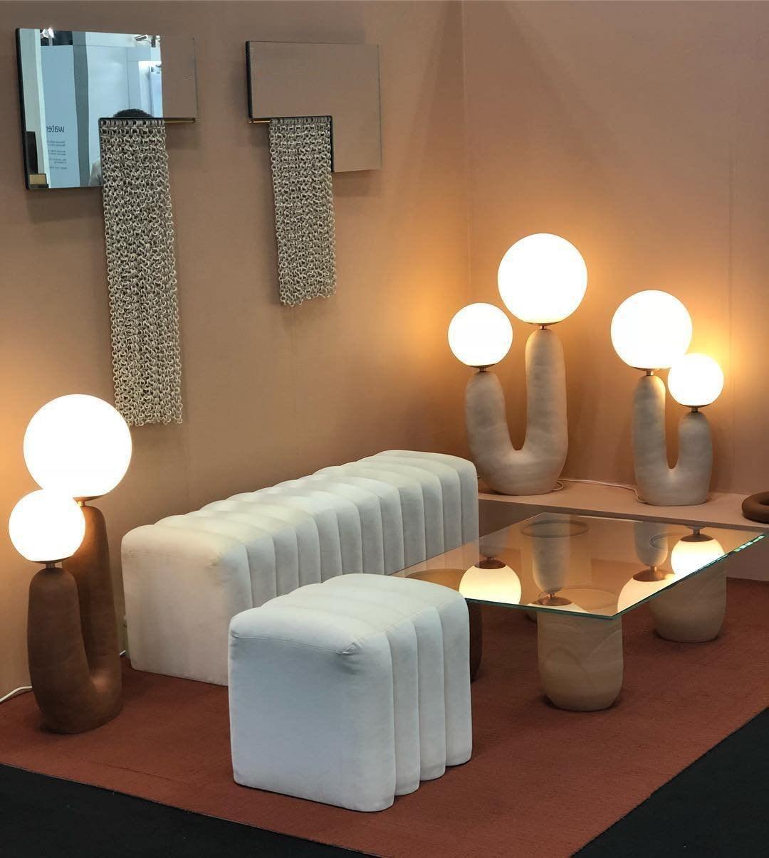 VelvetBeam - Lampe de table élégante