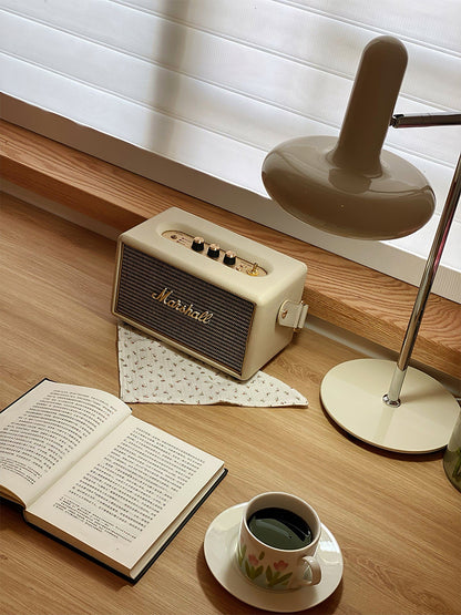 LuxeOptima - Elegant Table Lamp with Classic Design and Soft Glow