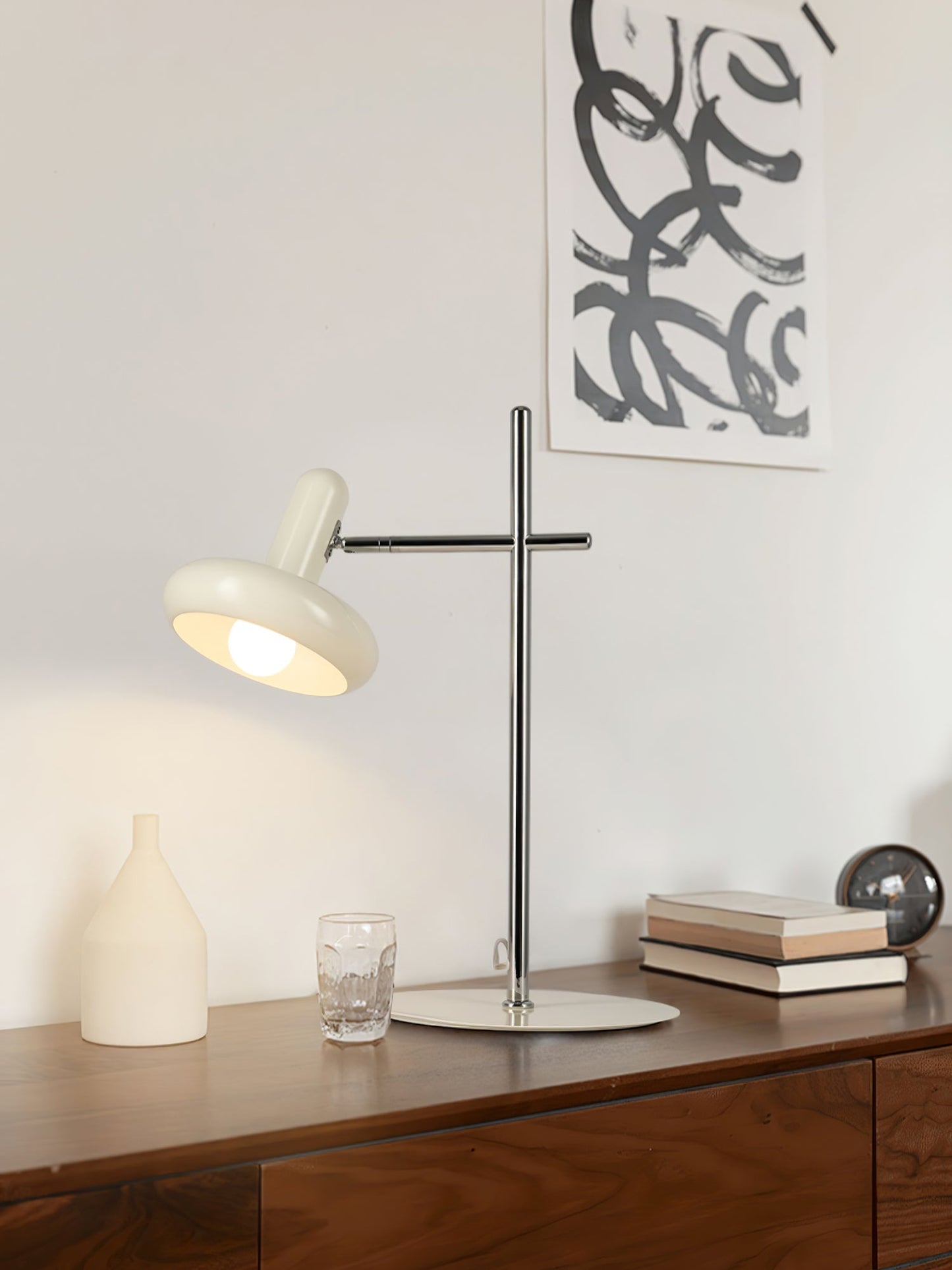 LuxeOptima - Elegant Table Lamp with Classic Design and Soft Glow