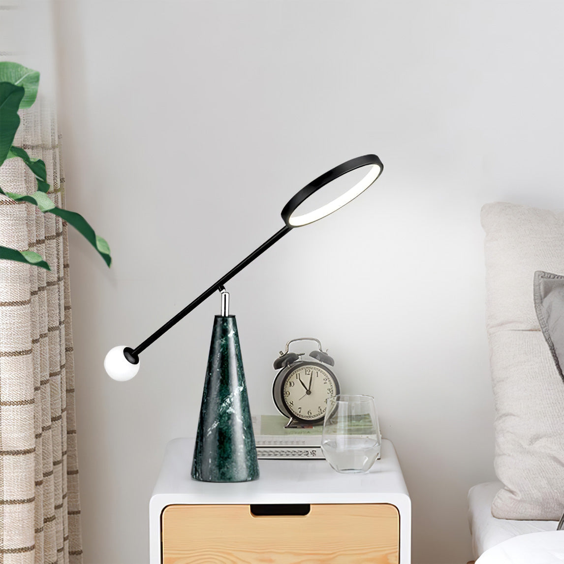 TriGlow – Geometric Table Lamp with Adjustable Swan Neck