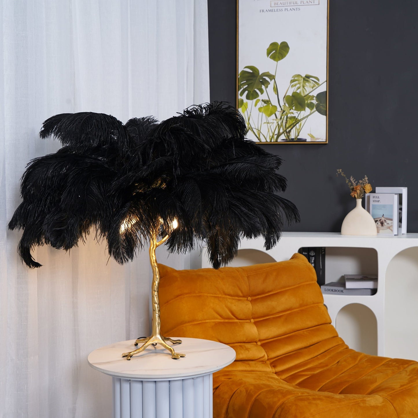FeatherGlam – Luxuriöse Tischlampe