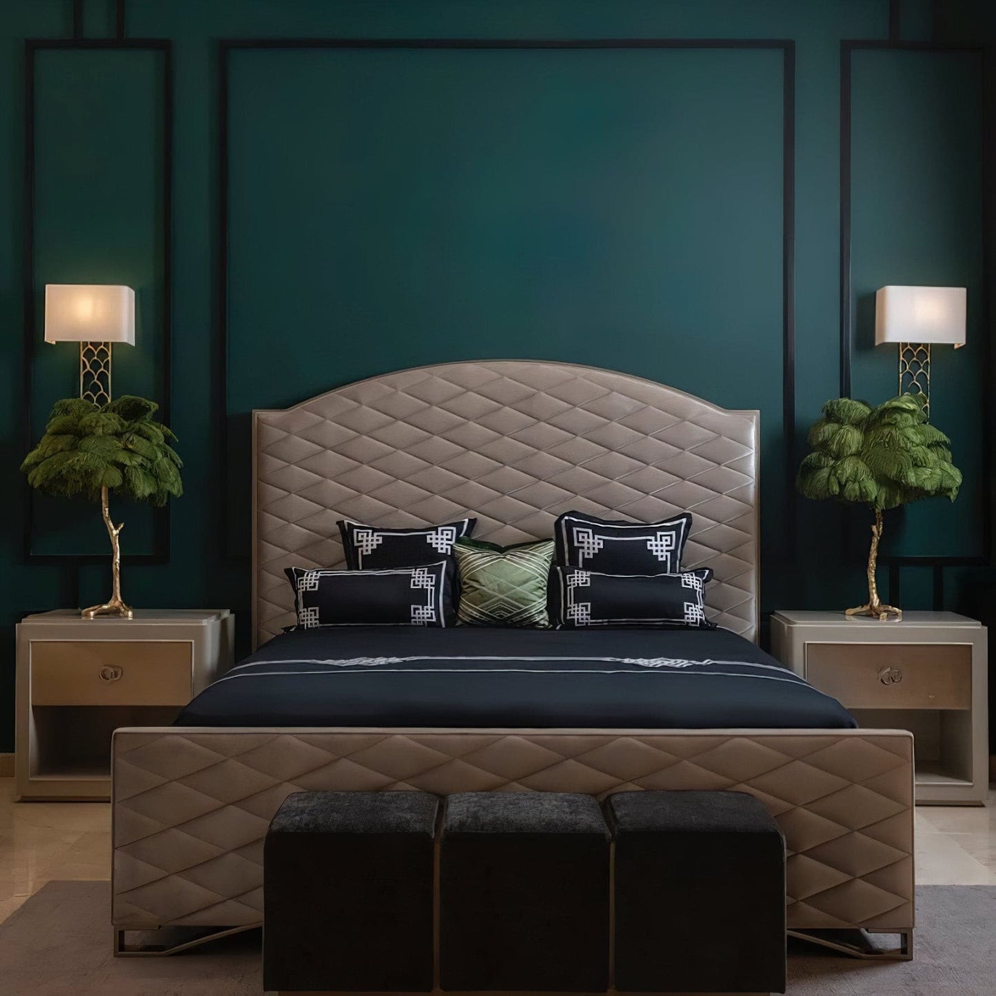 FeatherGlam – Luxuriöse Tischlampe