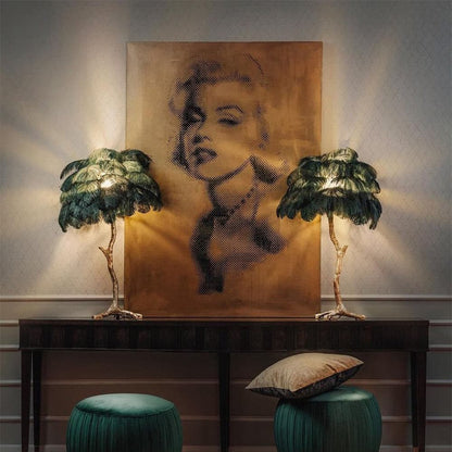 FeatherGlam – Luxuriöse Tischlampe