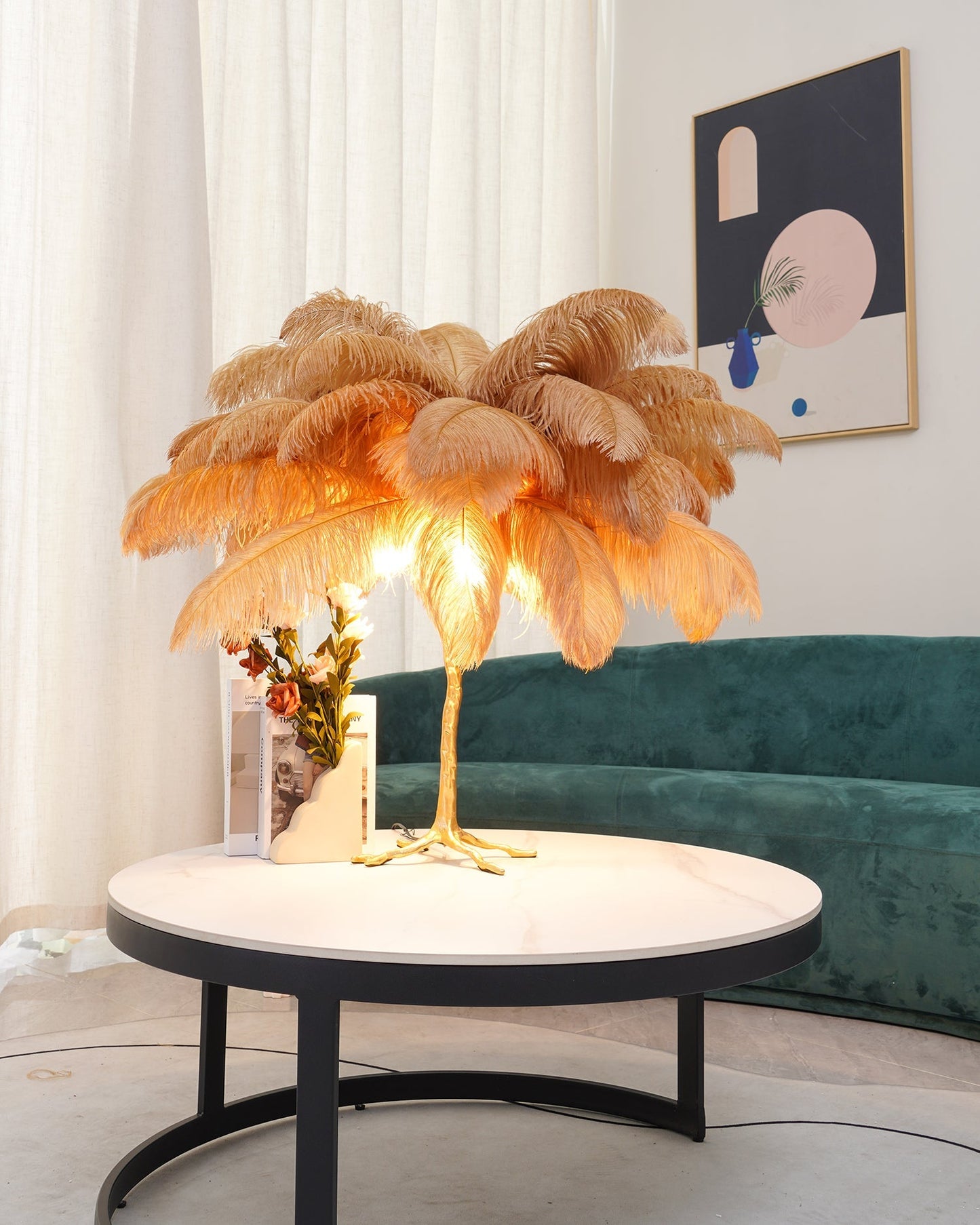 FeatherGlam – Luxuriöse Tischlampe
