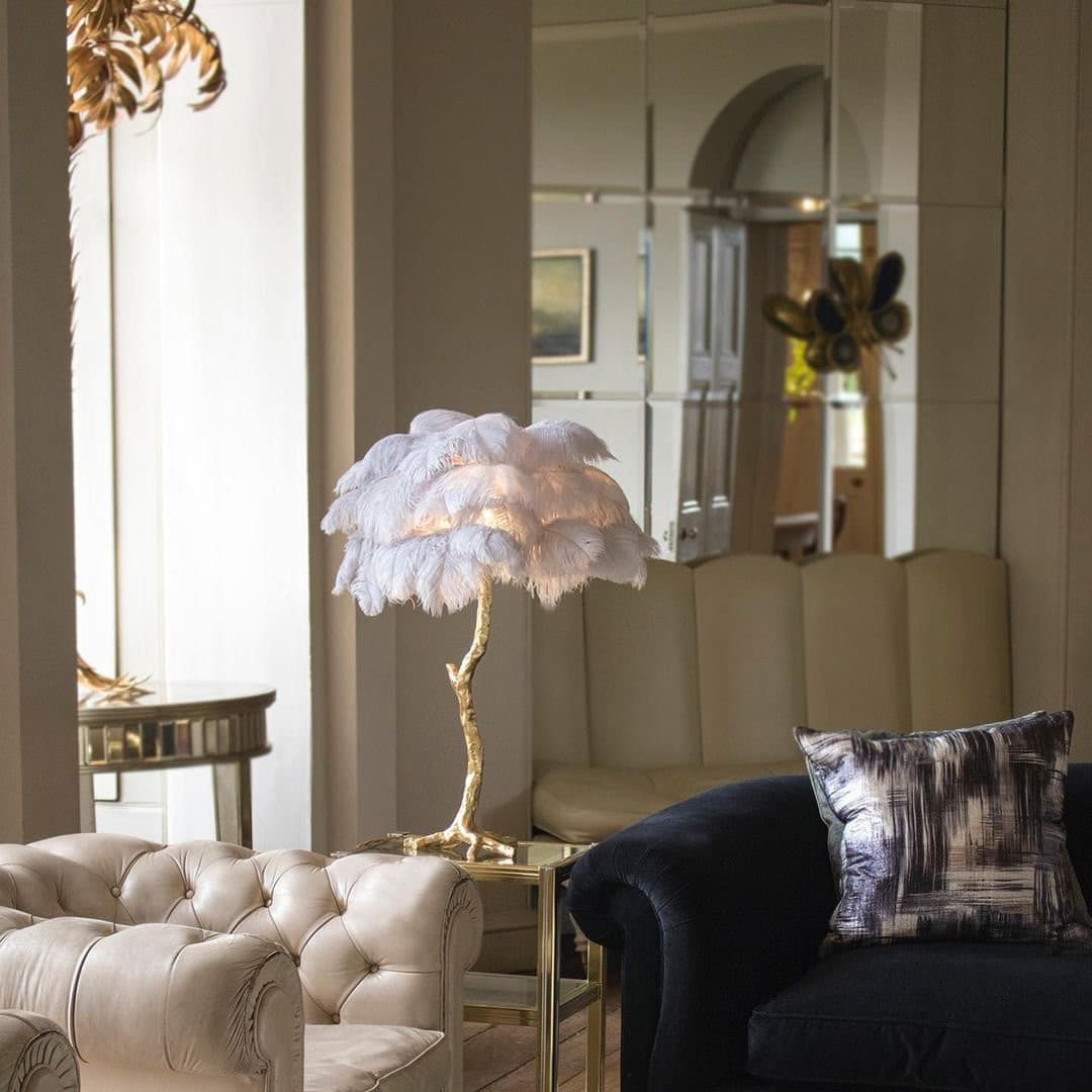 FeatherGlam – Luxuriöse Tischlampe