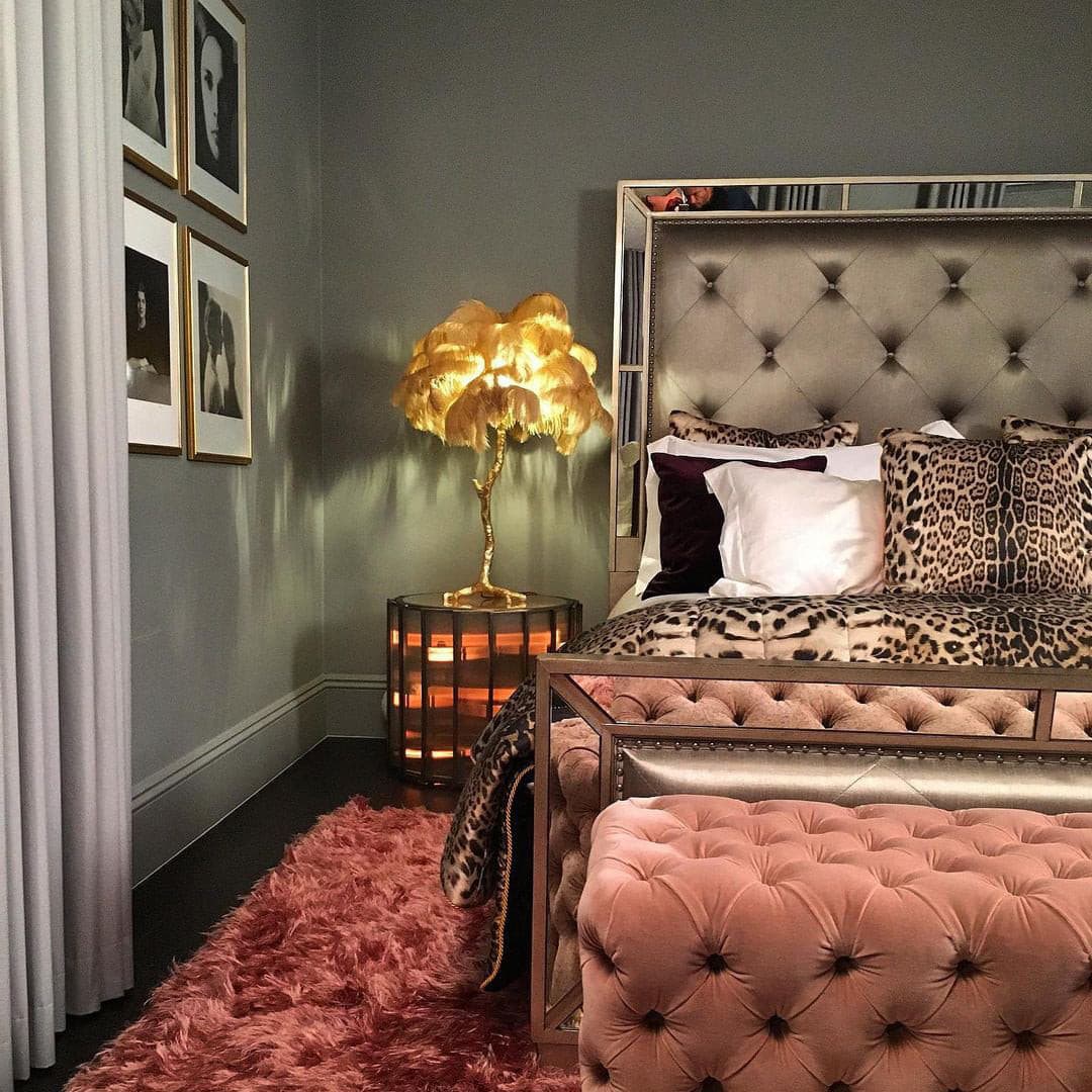 FeatherGlam – Luxuriöse Tischlampe