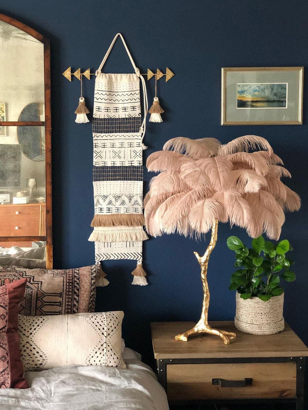 FeatherGlam – Luxuriöse Tischlampe