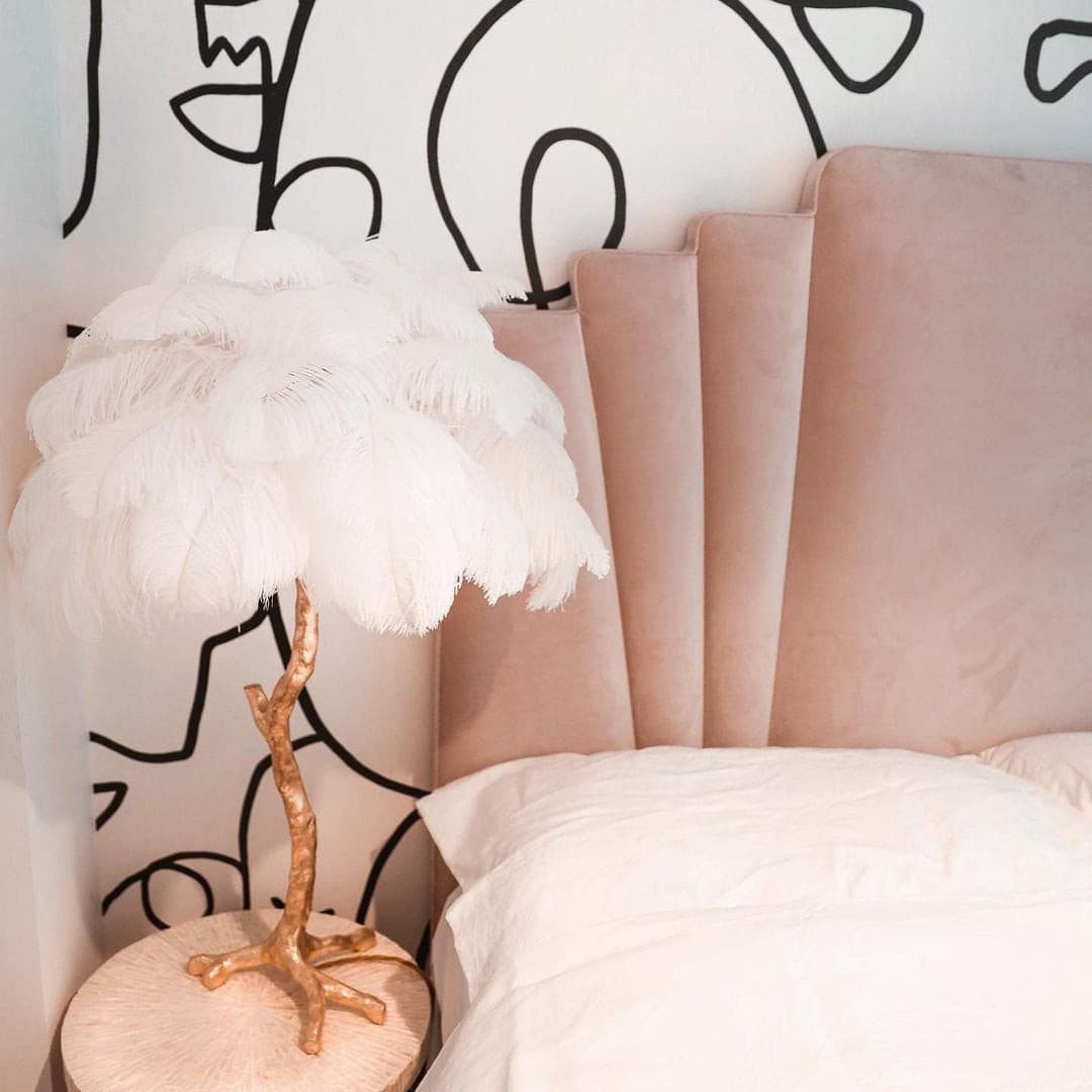 FeatherGlam – Luxuriöse Tischlampe
