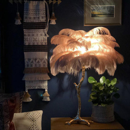 FeatherGlam – Luxuriöse Tischlampe