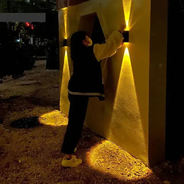 SunRay - Lampa zasilana energią słoneczną do użytku na zewnątrz