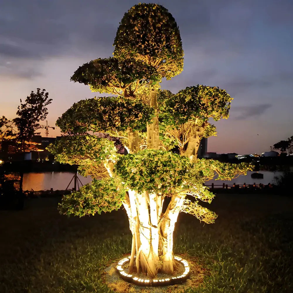 Outdoor spotlight for tree 1
