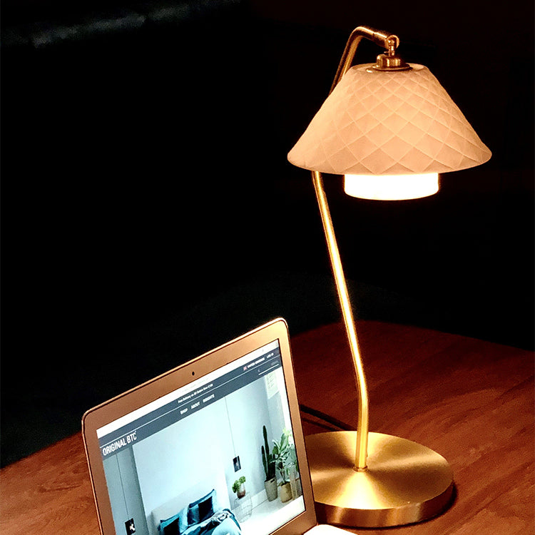 LuxeDual - Double Table Lamp with Refined Design and Soft Light Spread