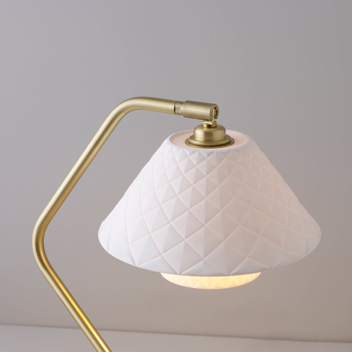 LuxeDual - Double Table Lamp with Refined Design and Soft Light Spread
