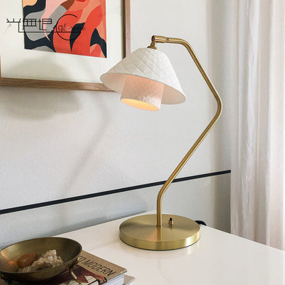 LuxeDual - Double Table Lamp with Refined Design and Soft Light Spread