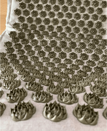 PRESSUREASE – Acupressure mat for natural pain relief and relaxation 4