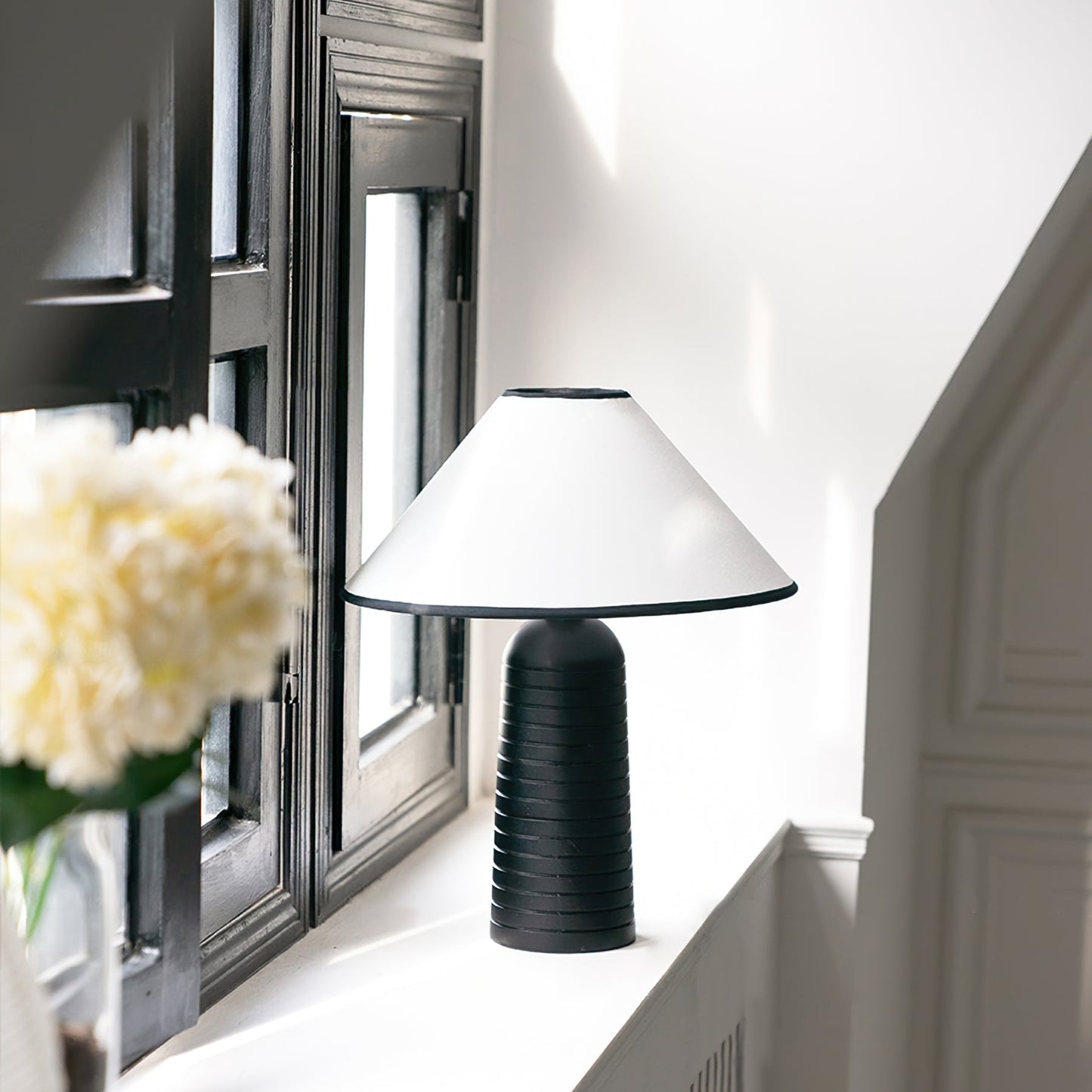 LuxePalisades - Lámpara de mesa de diseño geométrico con brillo cálido