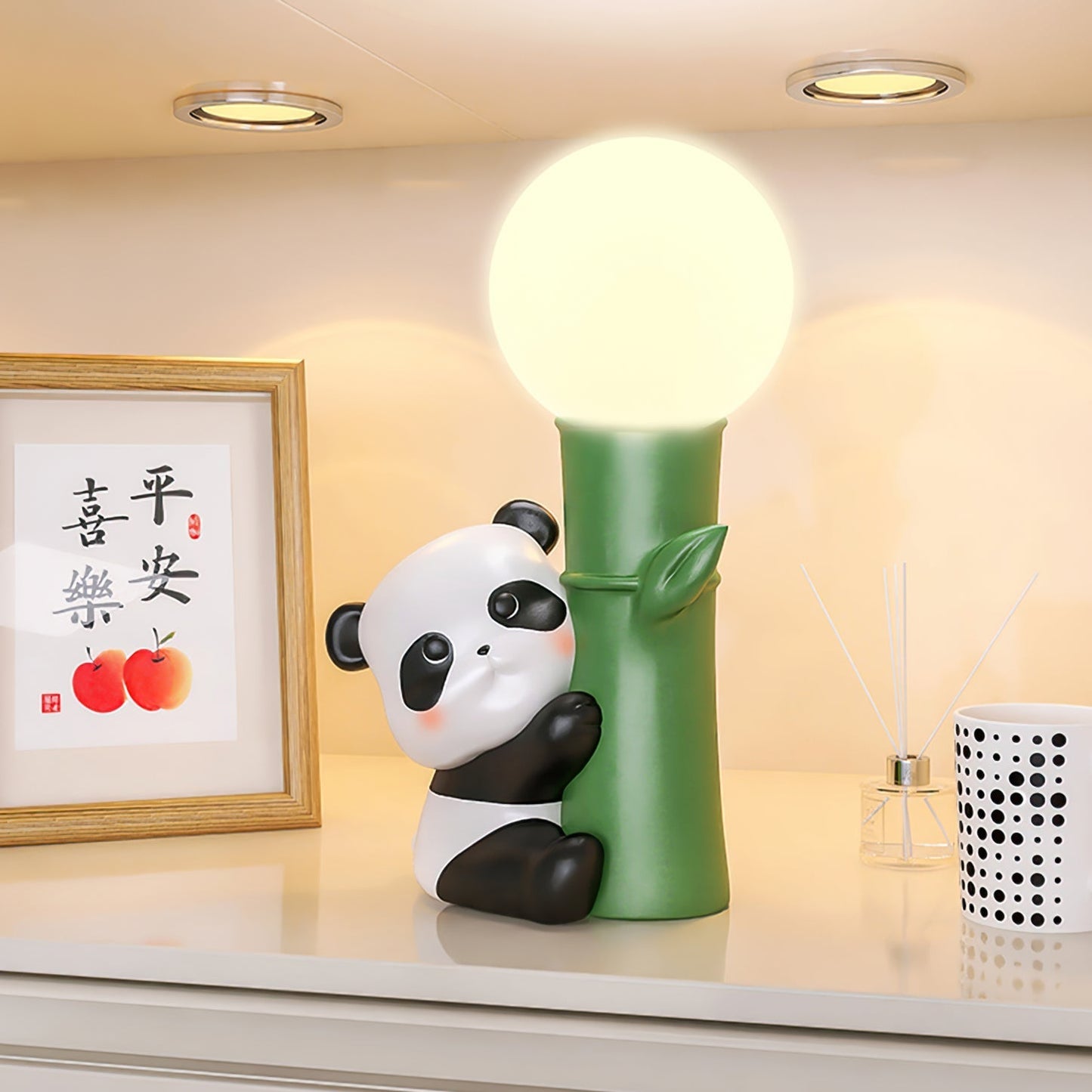 PandaBeam - Lámpara de Mesa con Detalles de Panda e Iluminación Cálida de Bambú