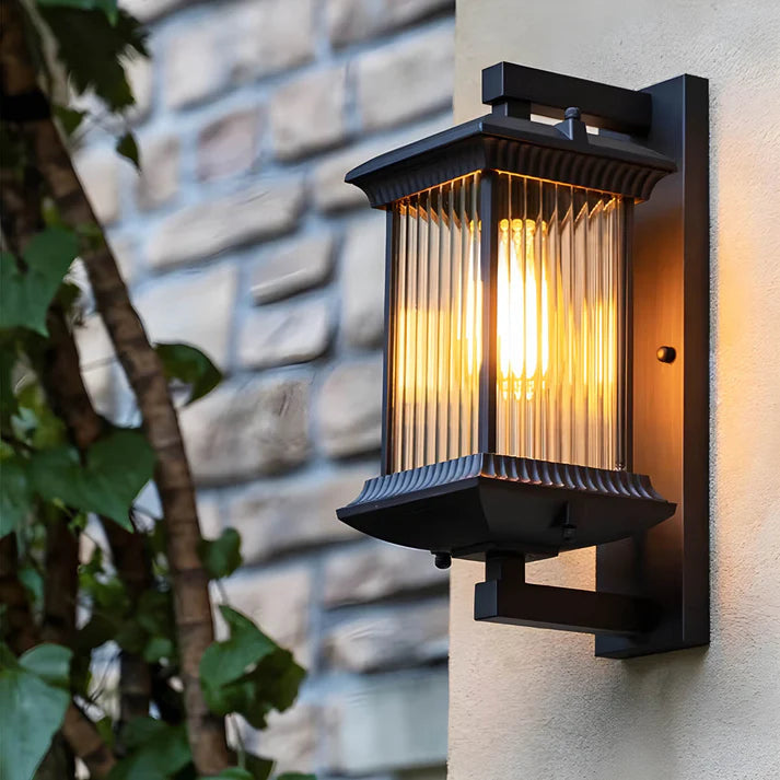 Pavo's Outdoor Wall Lamp 0