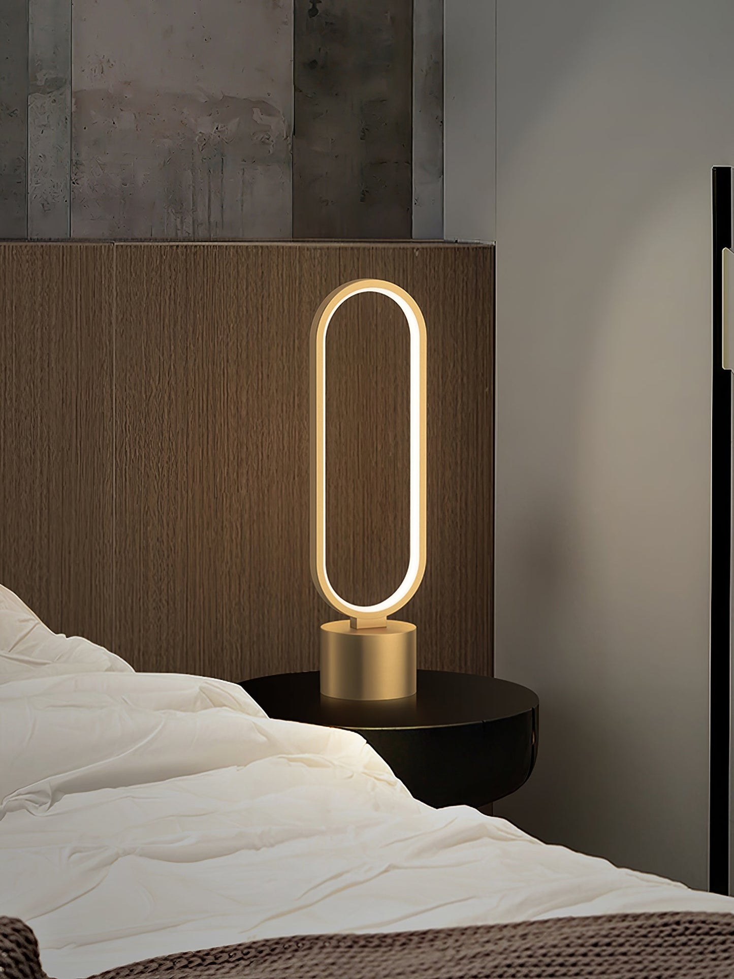 LuxeBeam - Table Lamp with Subtle Elegance and Warm, Soothing Light