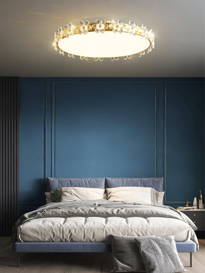 FloralCrystal - Loftlampe med krystalblade og subtil lysfordeling