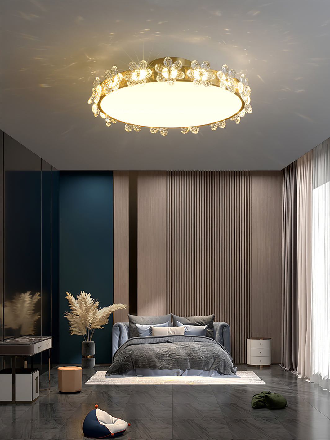 FloralCrystal - Loftlampe med krystalblade og subtil lysfordeling