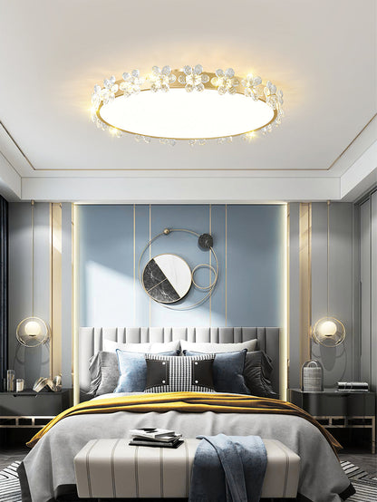 FloralCrystal - Loftlampe med krystalblade og subtil lysfordeling