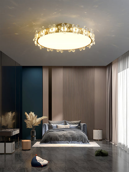 FloralCrystal - Loftlampe med krystalblade og subtil lysfordeling