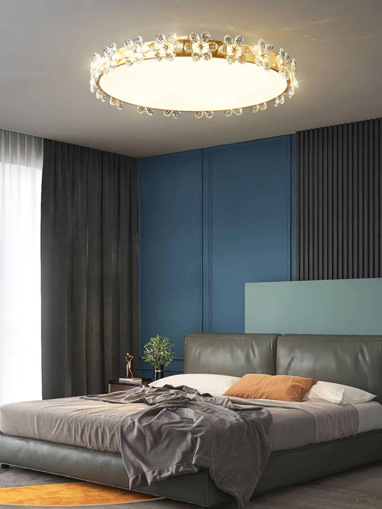 FloralCrystal - Loftlampe med krystalblade og subtil lysfordeling