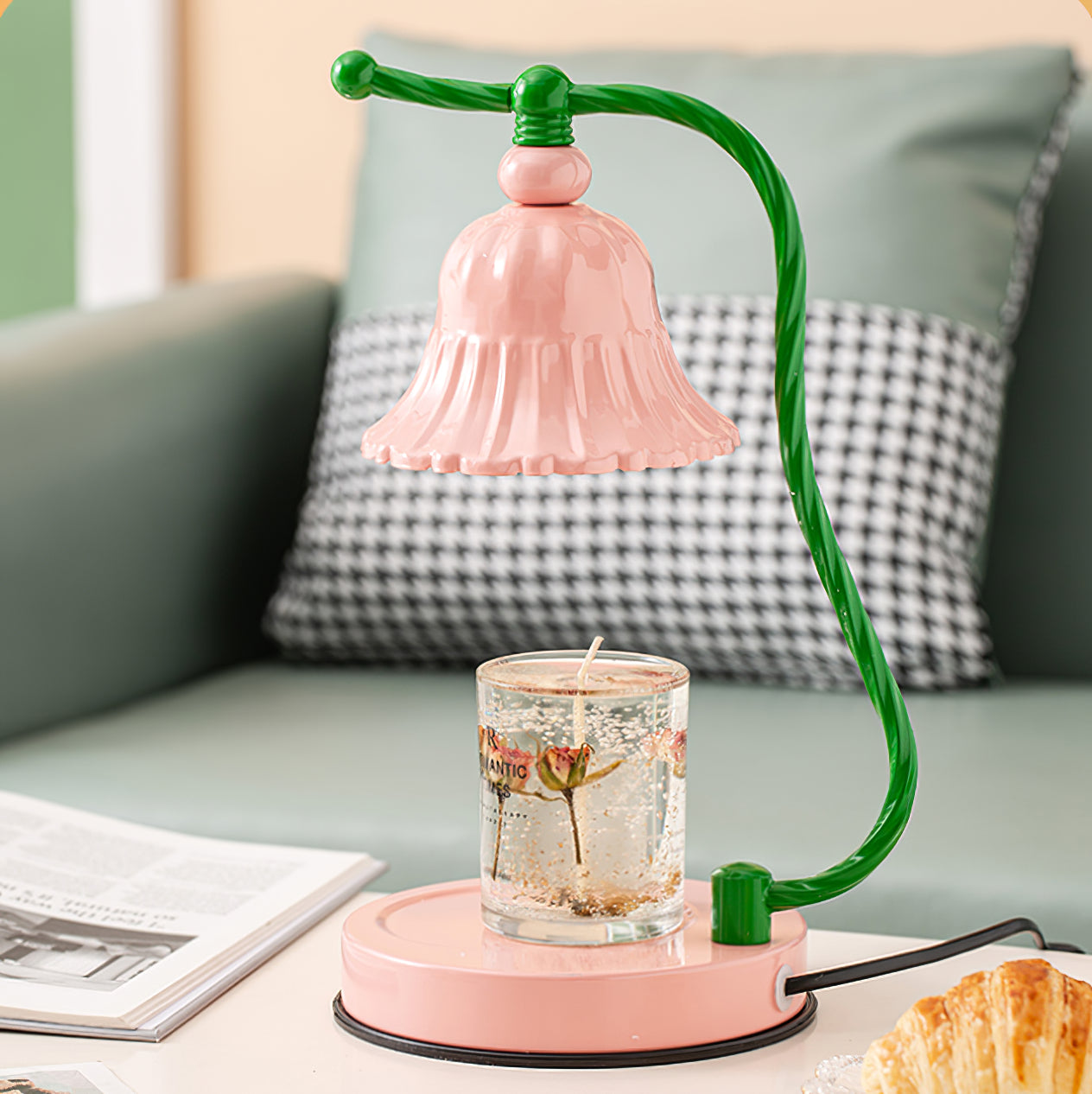 BloomAura – Charming Pink Glass Table Lamp