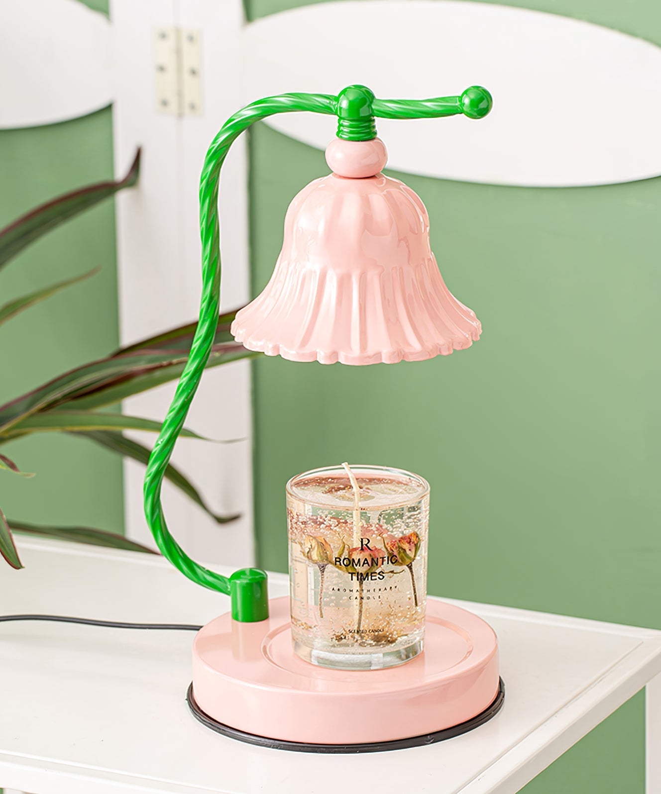 BloomAura – Charming Pink Glass Table Lamp