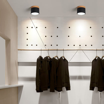 DirectLuxe - Loftspotlight med minimalistisk stil og præcis belysning