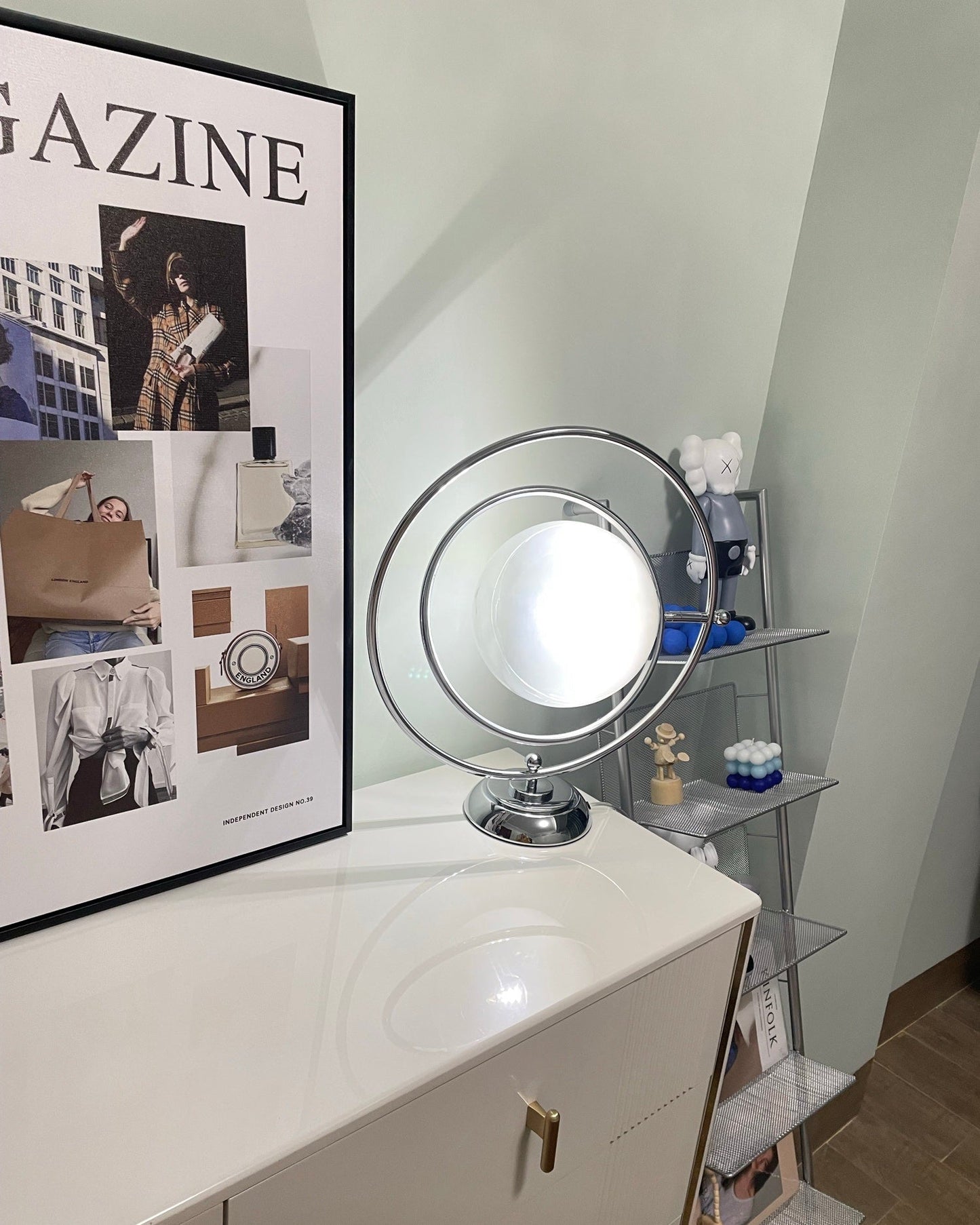 CosmicGlow - Table Lamp with Cosmic Design and Subtle Lighting