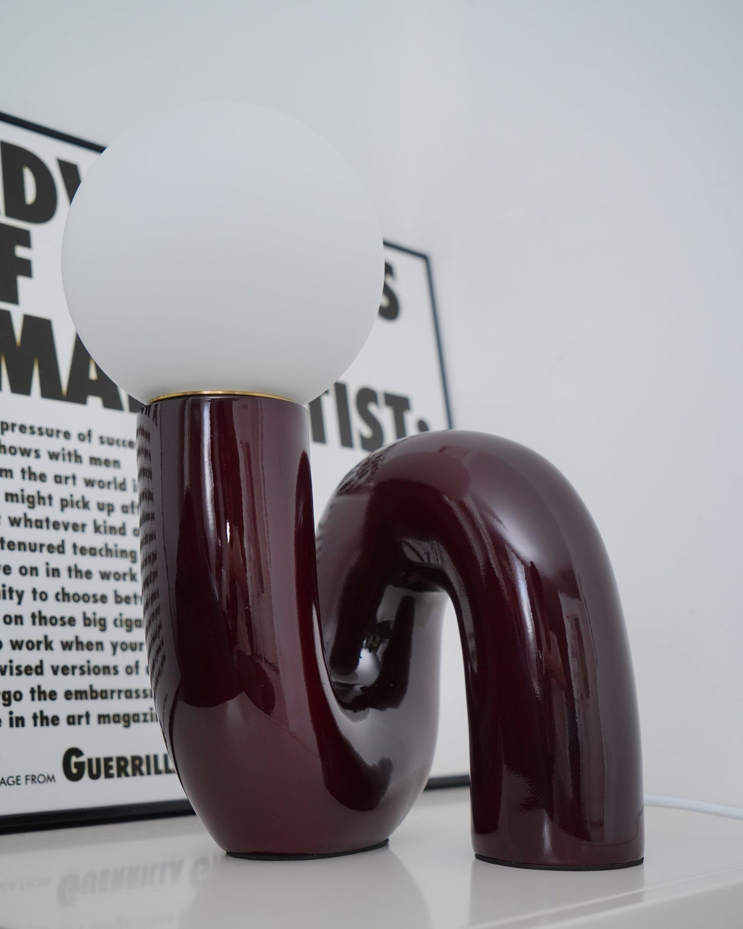 SpiralGlow – Elegant Resin and Glass Table Lamp