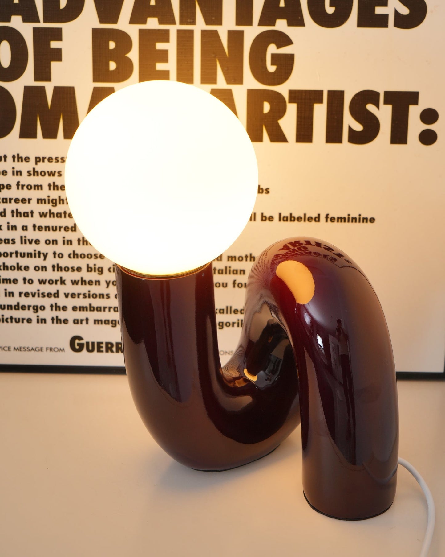 SpiralGlow – Elegant Resin and Glass Table Lamp