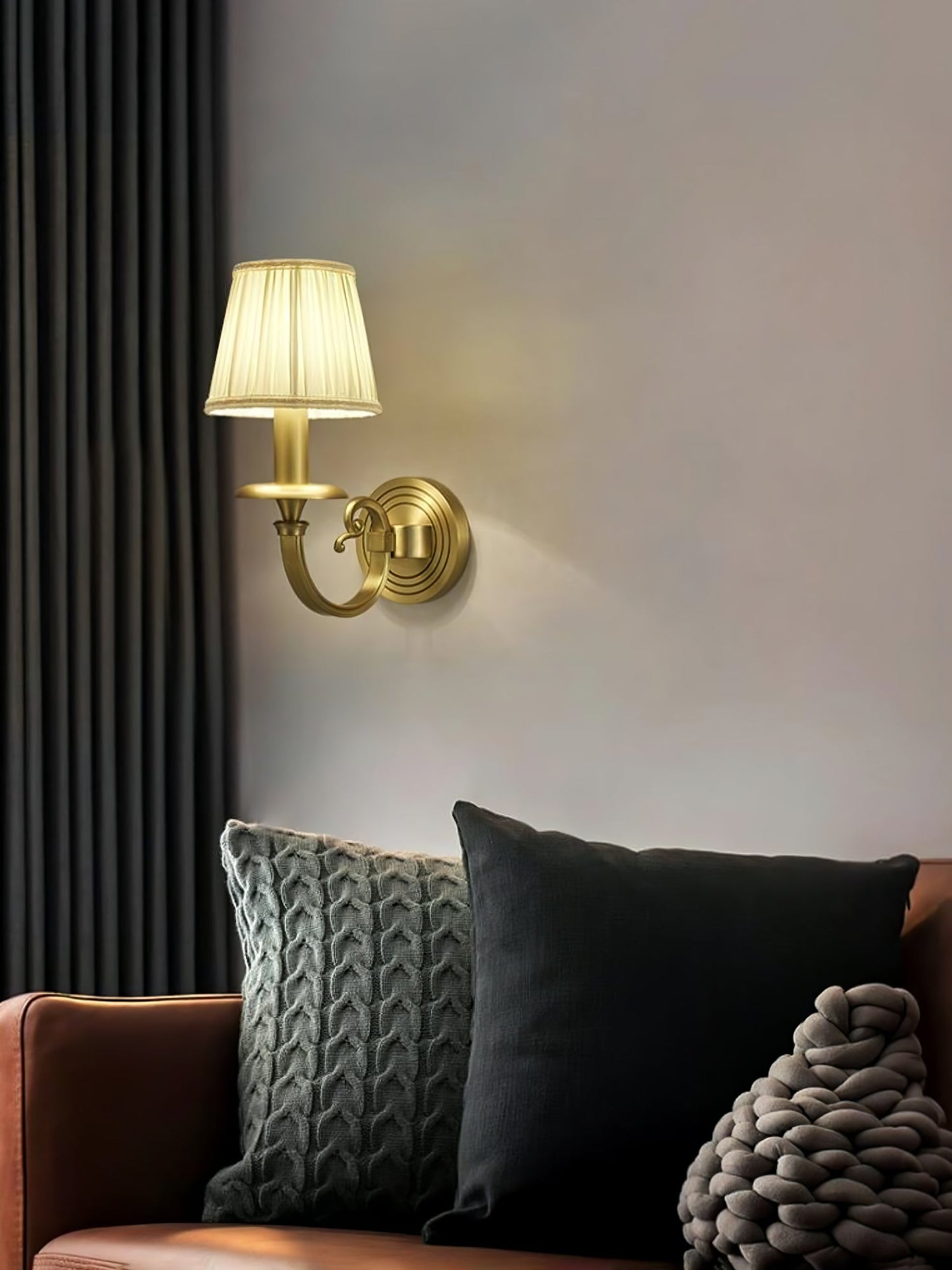 GlowRoyale – Elegant Gold Wall Lamp for Regal Lighting
