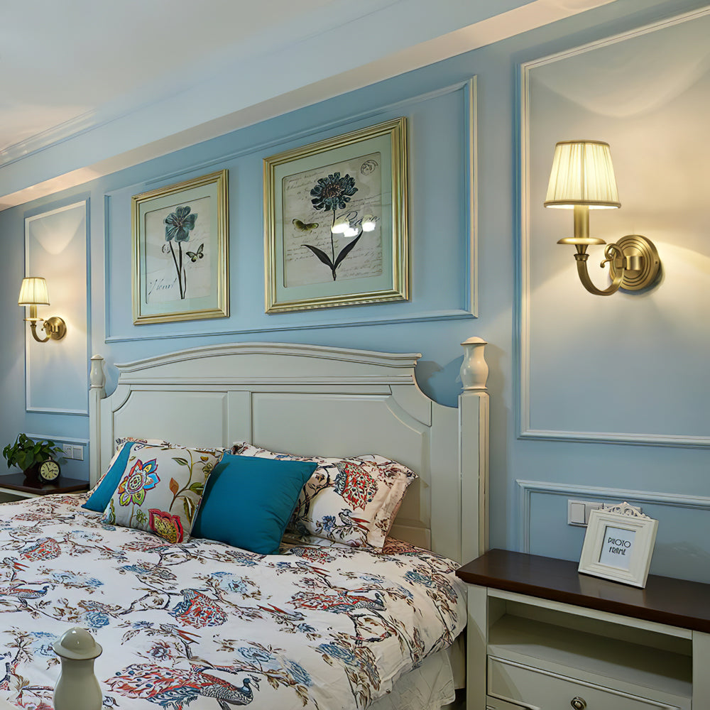 GlowRoyale – Elegant Gold Wall Lamp for Regal Lighting