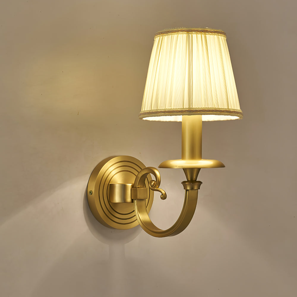 GlowRoyale – Elegant Gold Wall Lamp for Regal Lighting