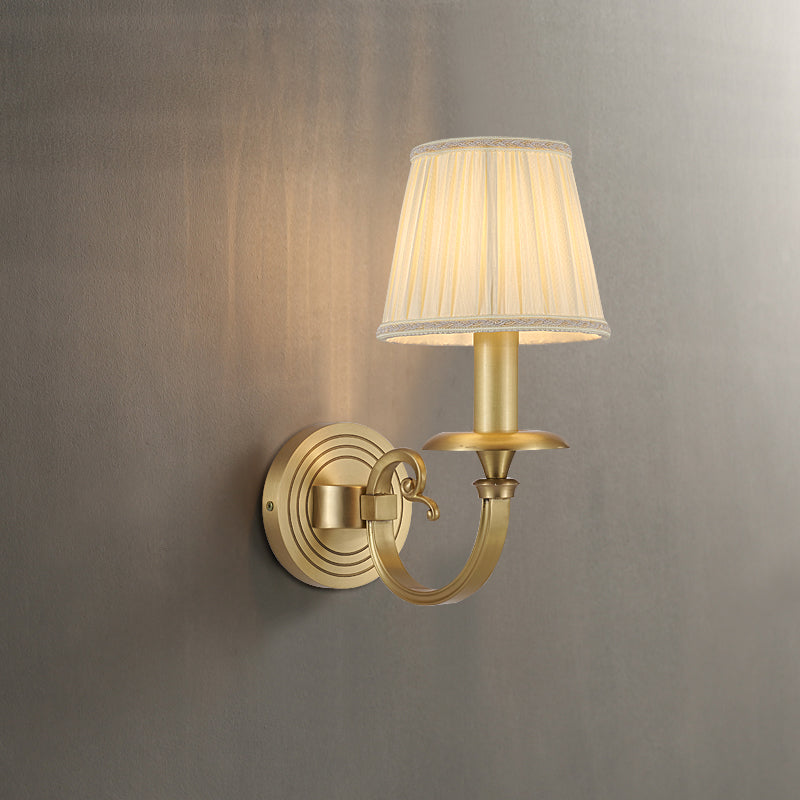 GlowRoyale – Elegant Gold Wall Lamp for Regal Lighting