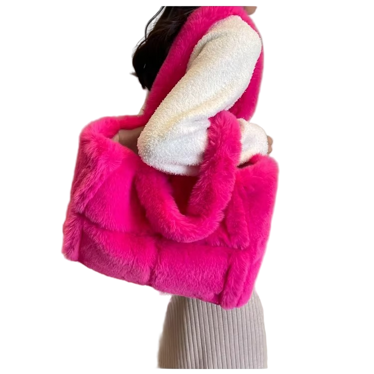 Plush Shoulder Bag for Women – Soft Faux Fur Design with High Capacity for Everyday Use 2