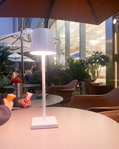 PoldLight – Modern LED Table Lamp with Charging Capability